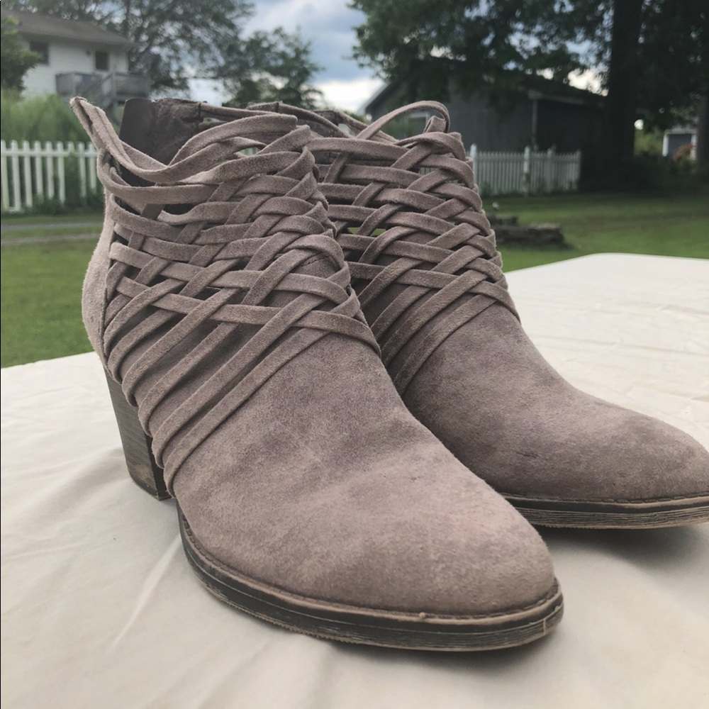 barely worn brown heels